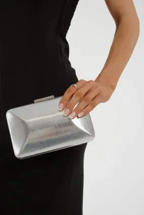 Beth Metallic Clutch Bag In Silver