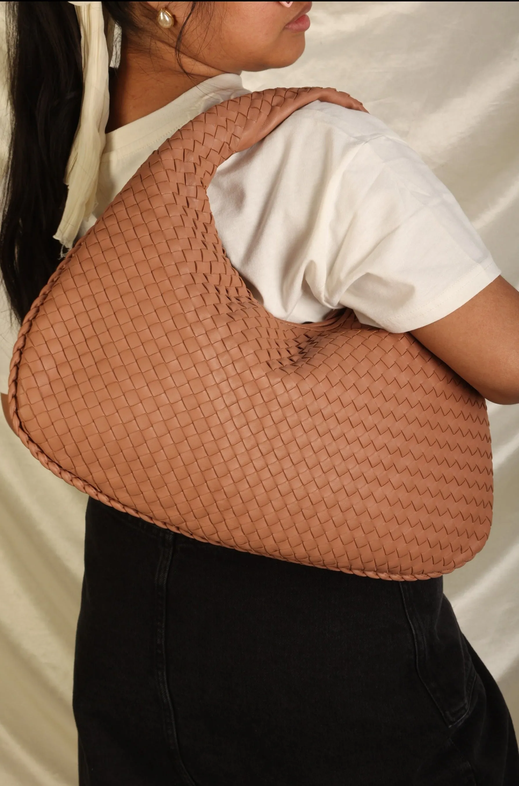 Bottega Veneta Intrecciato Medium Hobo