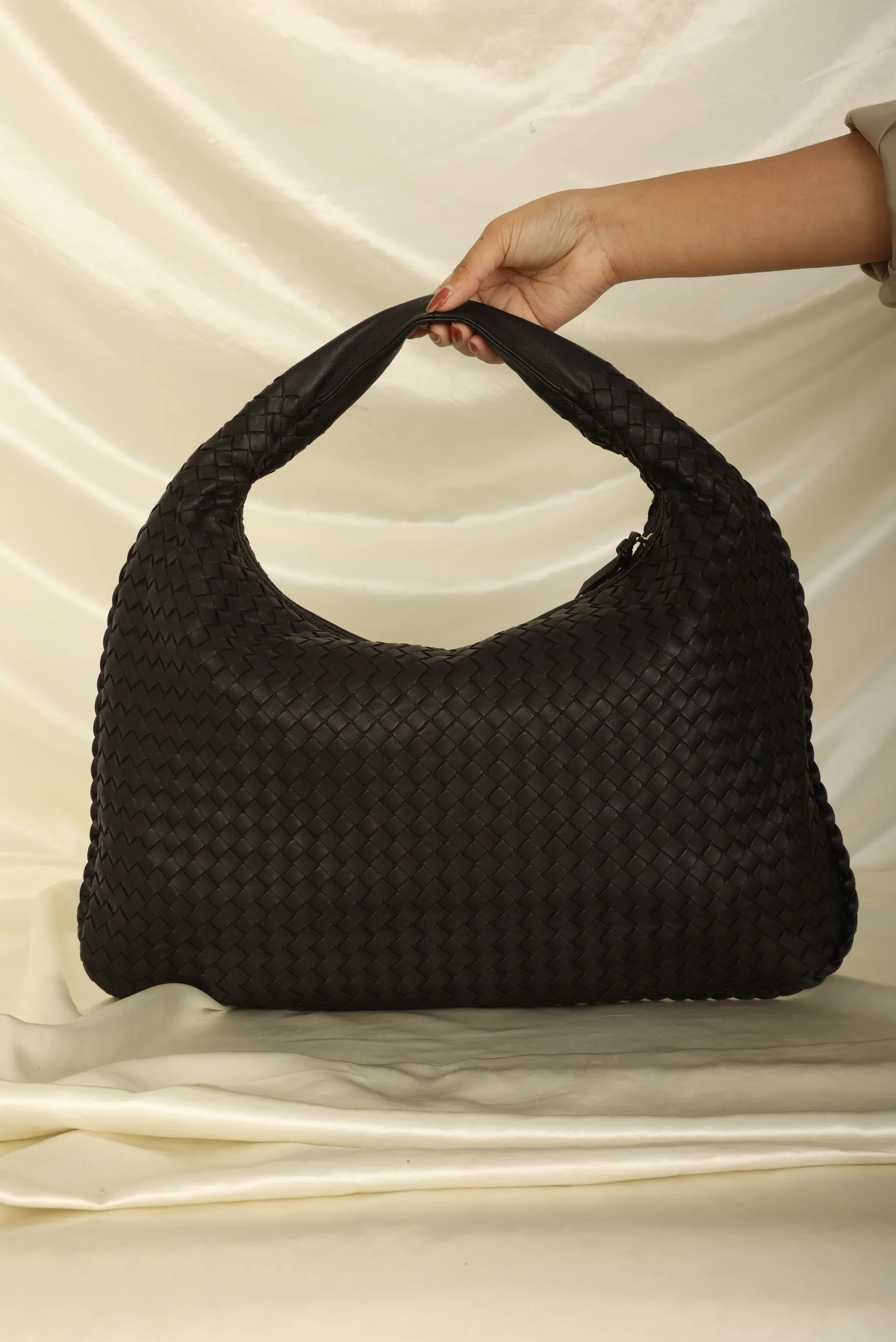 Bottega Veneta Intrecciato Medium Hobo