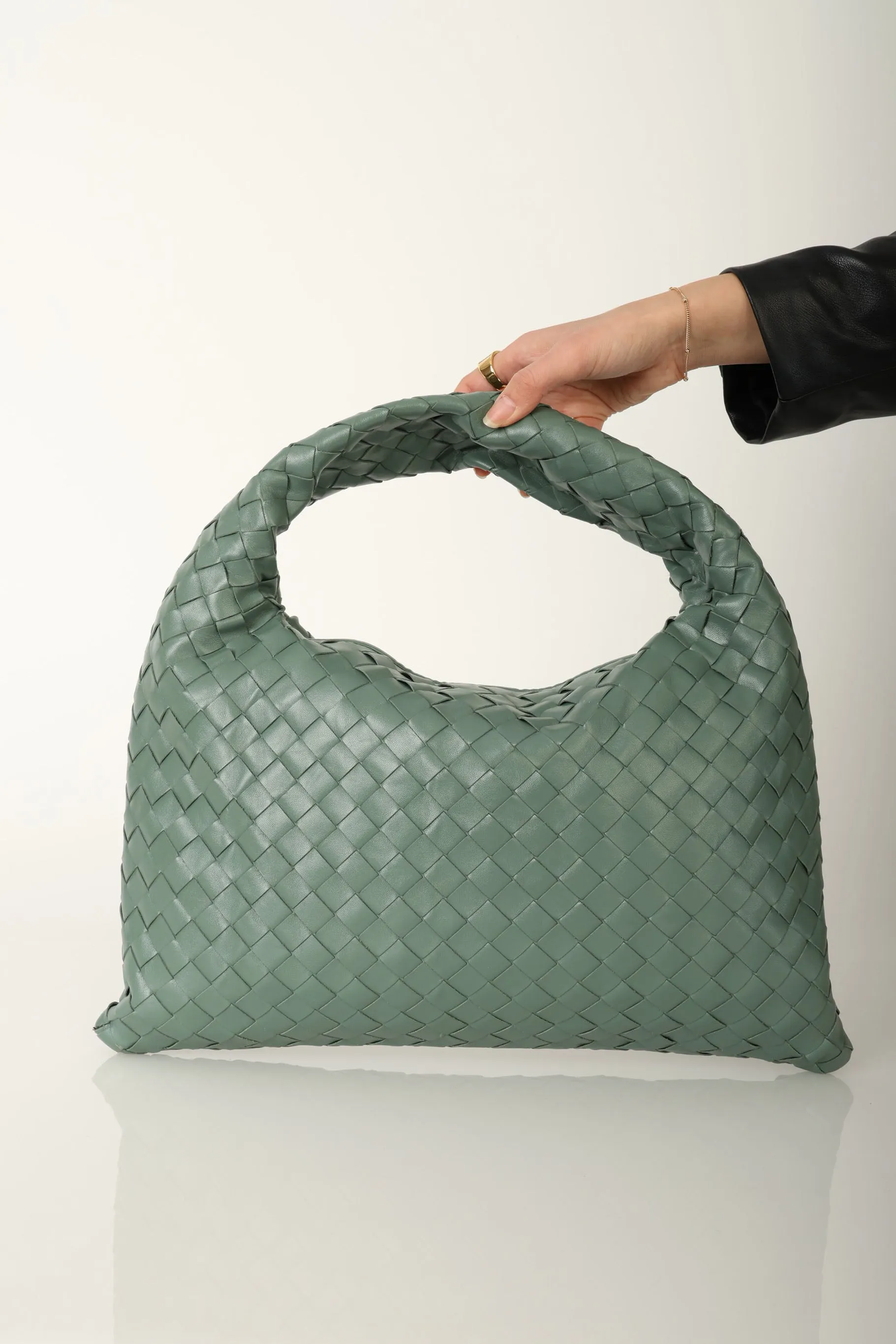 Bottega Veneta Intrecciato Small Hop Hobo