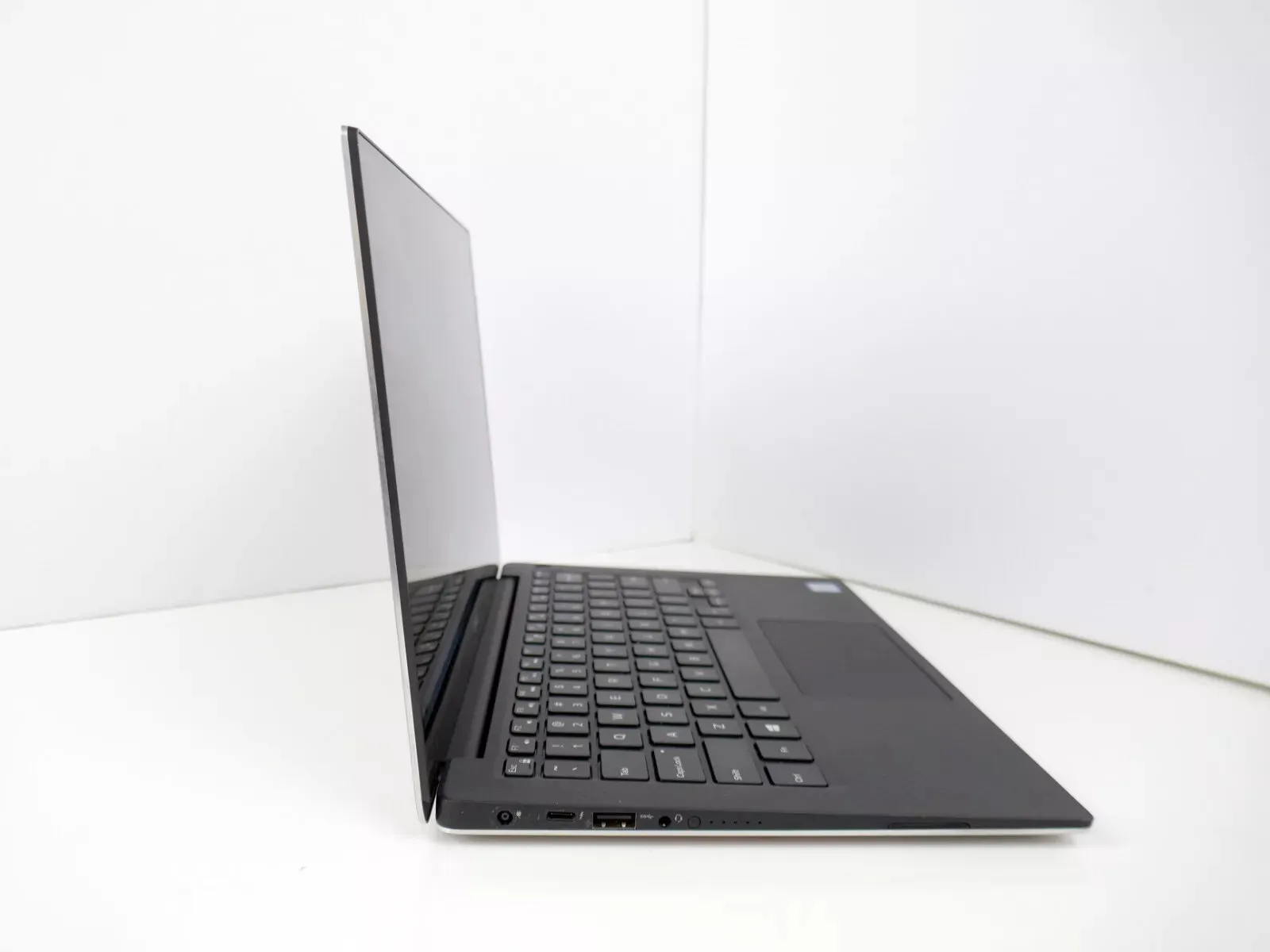 Dell XPS 13-9350 13.3" Intel Core i5 6TH Gen 4GB 256GB Ssd W10 PRO Refurbished  A WF265