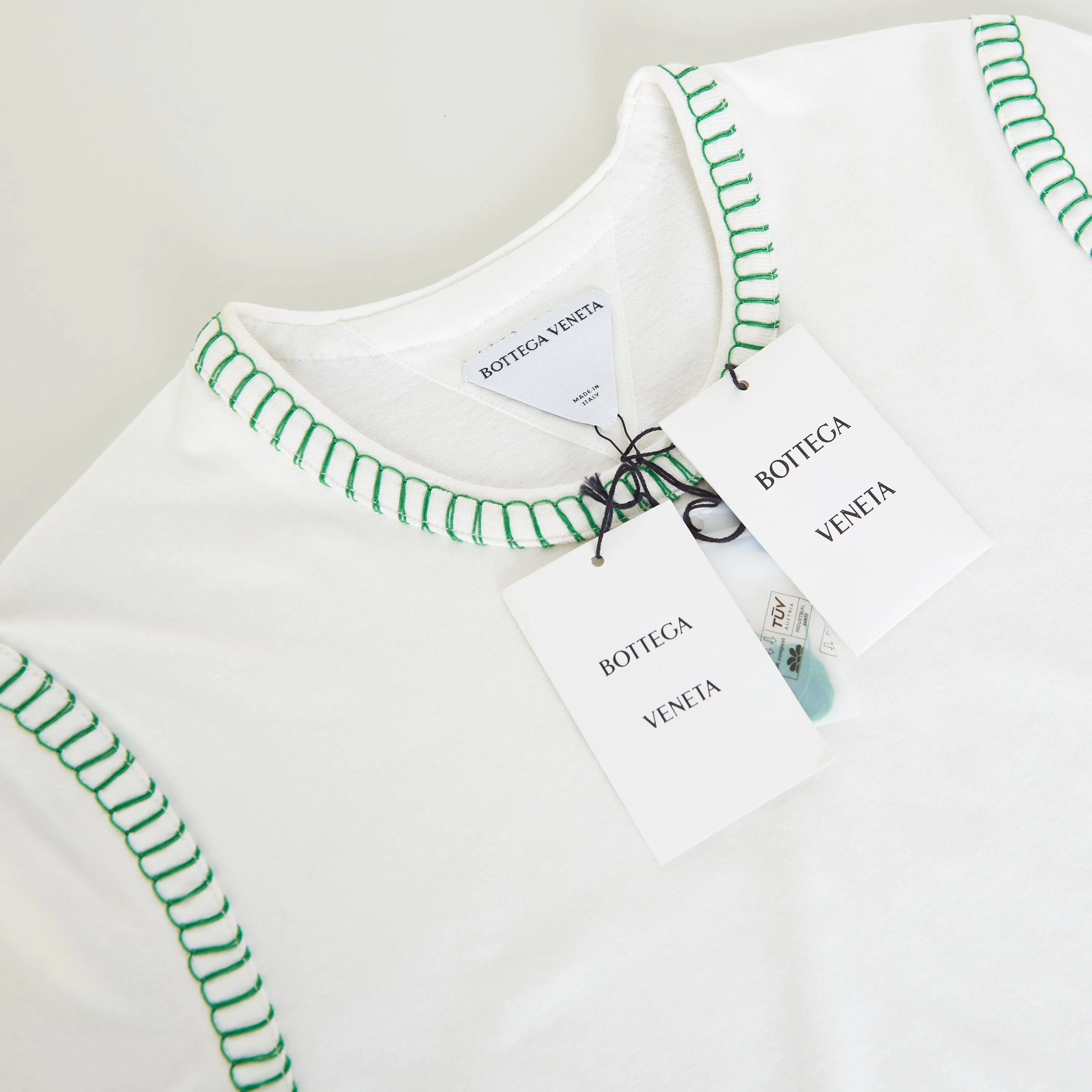 Overlock Tshirt In White Cotton & Green Stitch Detailing